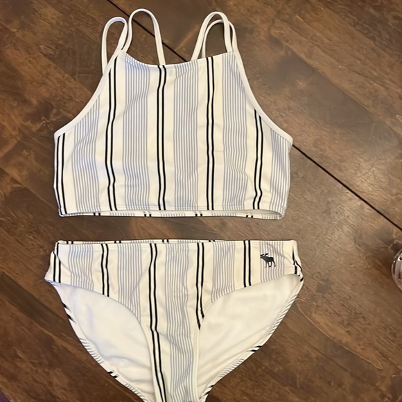 Abercrombie Kids bikini size 15/16. Navy, light blue and white stripes. - Picture 2 of 7